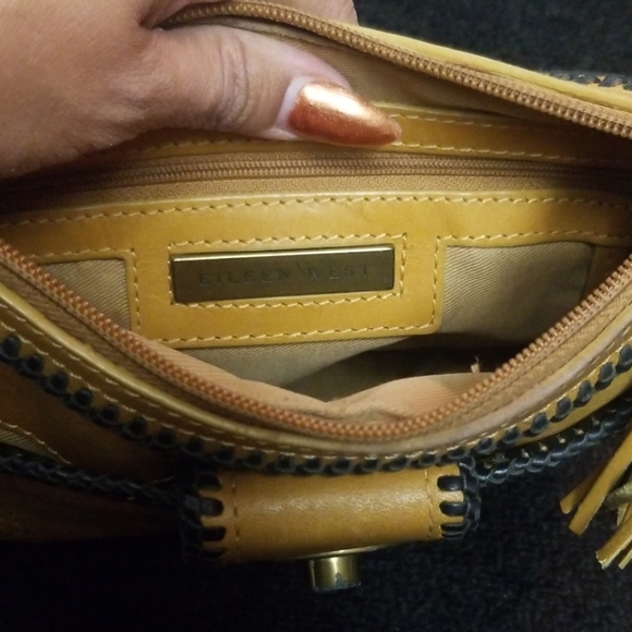 VINTAGE Tooled Leather Mini Bag - Picture 4 of 8